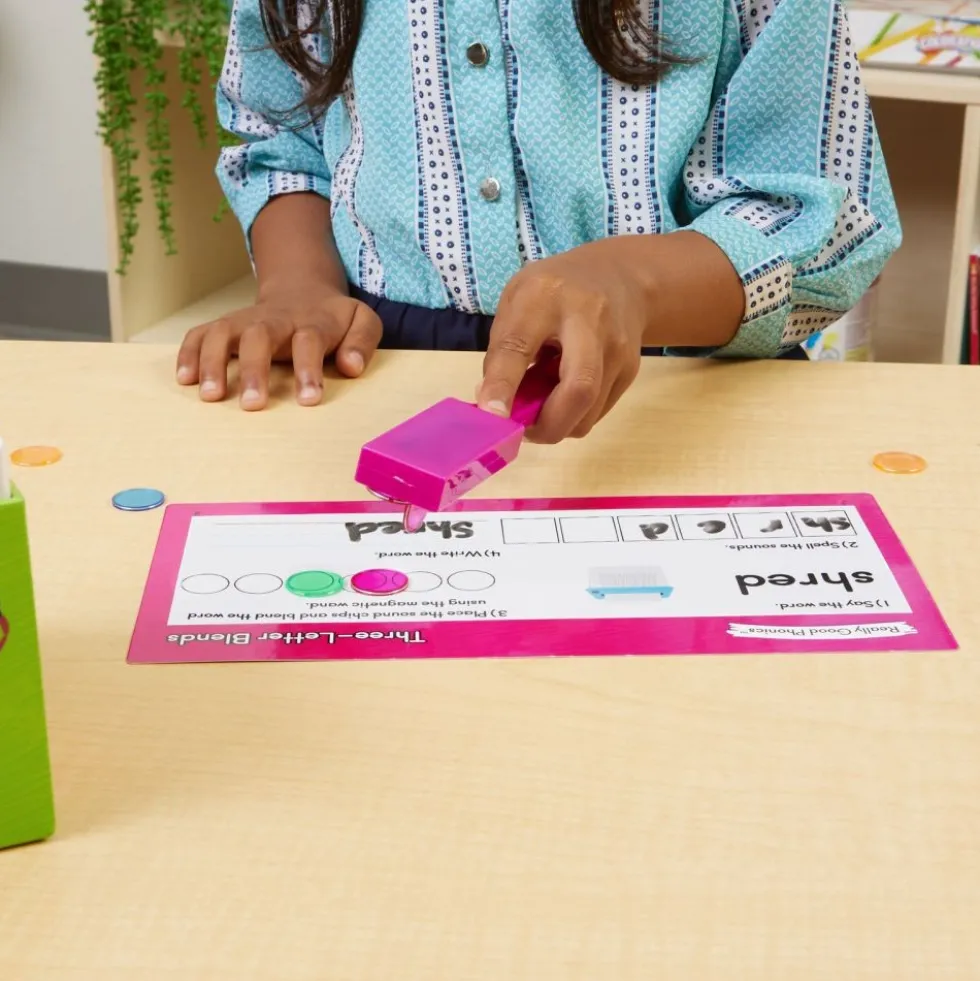 Really Good Phonics™ L- and R-Blends and Three-Letter Blends Kit - Decodable Readers, Flip Chart & Word Segmenting and Blending Kit